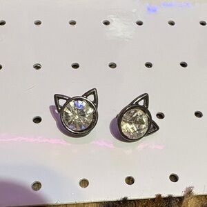 4 for 18$ 🔥 Crystal Cat Ear Stud Earrings - Clear Silver